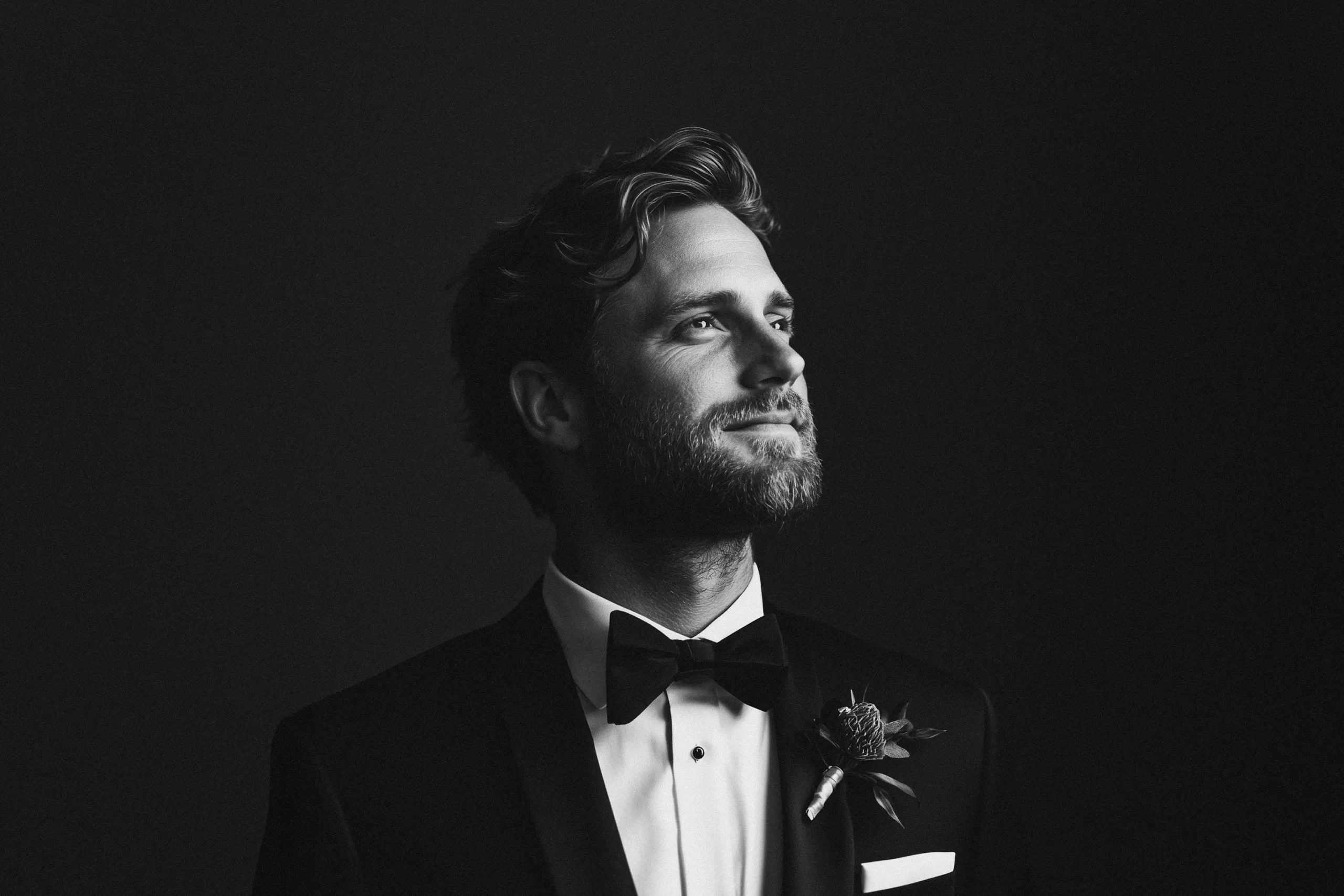 Hochzeitsstyling Mann Gluecklich Hochzeit kurze Frisur 160325